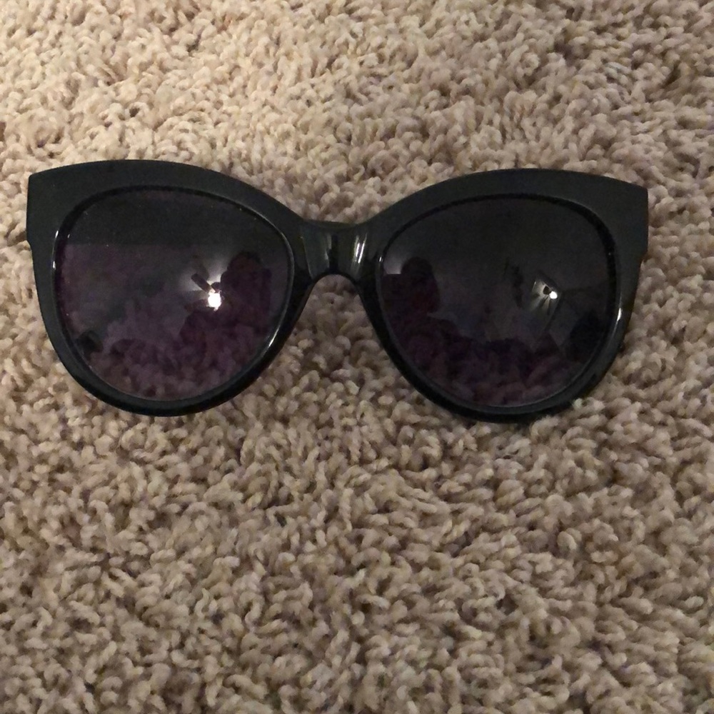 black sunglasses